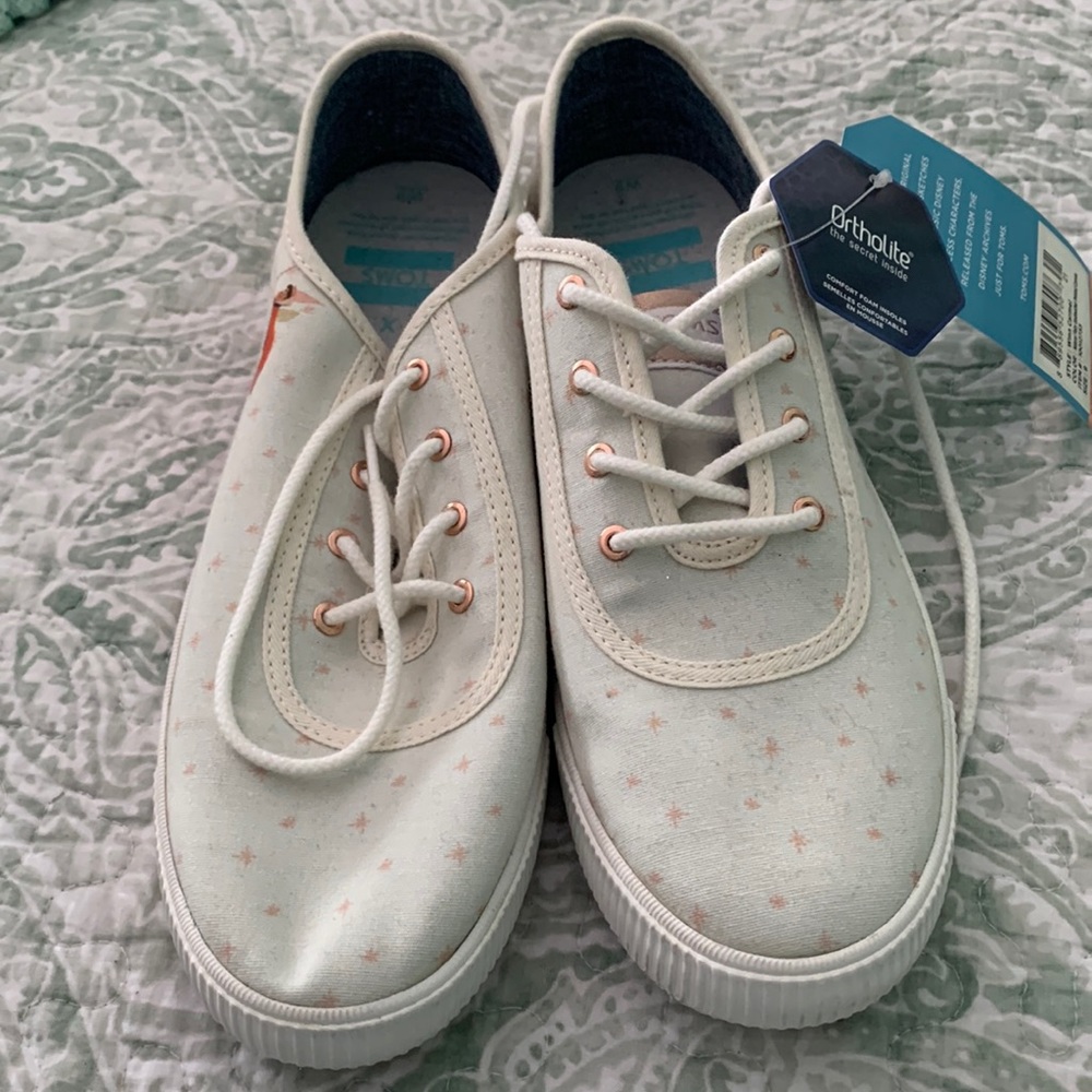 NWT Toms Lace-Up Disney Sleeping Beauty size 9